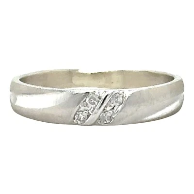 Aliança de casamento ouro branco 10k com destaque de diamante 2,4 g tamanho 7,75 - Imagem 1 de 4
