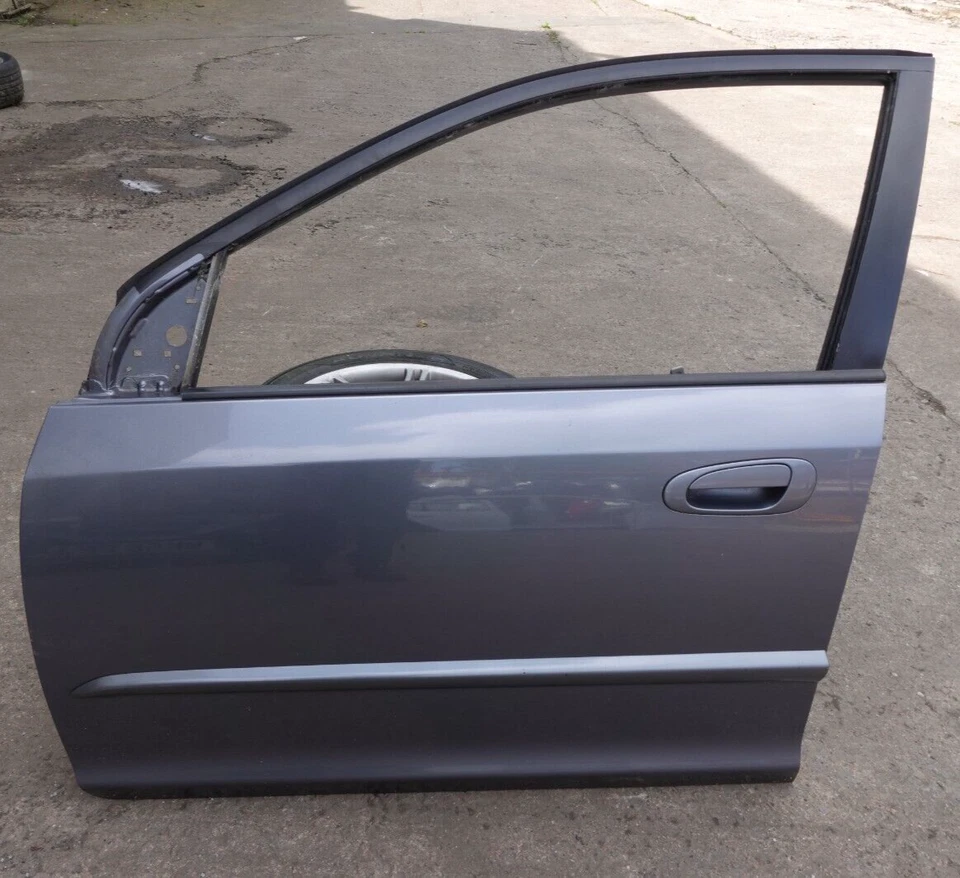 37349 JB 2001-2005 HONDA CIVIC 5 DOOR HATCHBACK NSF BARE DOOR IN GREY COLOUR - Image 1 of 3
