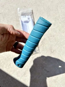 Martinez M1/M4 Impugnatura Curva - Teal Aqua Overlay/Aqua Cap - Foto 1 di 6