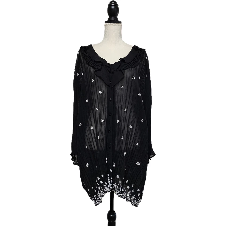 Top Maggie Barnes Negro Botón Frontal Transparente Floral Bordado Arrugado Talla 4X Foto 1 de 4