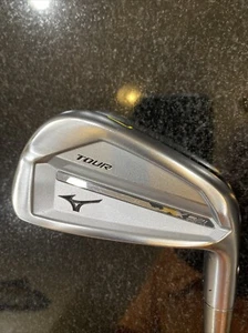Mizuno JPX 921 Tour Fitting 7 ferri con Dynamic Gold 105 S300 2º verticale - Foto 1 di 9