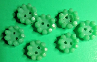 (7) BOTONES ARTESANALES NOVEDAD VINTAGE 1/2" FLORAL VERDE PLÁSTICO TEMPRANO 2 AGUJEROS-S668 Foto 1 de 2