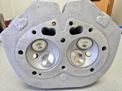 EXCELLENT REBUILT ORIGINAL GENUINE NORTON 750 COMMANDO CYLINDER HEAD - Image 1 of 4