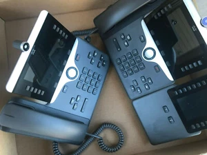 Lot of 2 Cisco CP-8865-K9 Unified IP Endpoint VoIP Video Phone w Camera & Stand - Bild 1 von 2