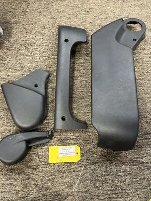 2007-2009 Hyundai Santa Fe Right Front Seat Trim R87 - Image 1 of 3