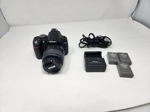 Nikon D3000 10.2MP Digital SLR Camera w/ AF-S DX Nikkor 18-55mm Lens - Picture 1 of 13