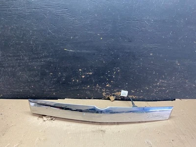 Cadillac SRX 2010-2015 puerta levadiza trasera acabado moldura con cámara V3415 DG Foto 1 de 4