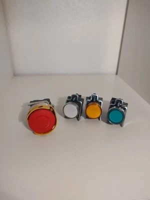 Lote de Schneider Electric 24V (botón verde, indicador blanco y naranja, EMO) Foto 1 de 4