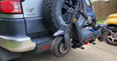 Portador de patinete eléctrico montado en enganche Foto 1 de 4