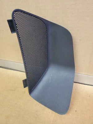 2011 Mazda Cx7 Drivers Rear Interior Tailight Trim Cover - Imagem 1 de 2