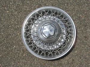 One factory 1980 to 1989 Dodge Chrysler 15 inch wire spoke hubcap wheel cover - Picture 1 of 23