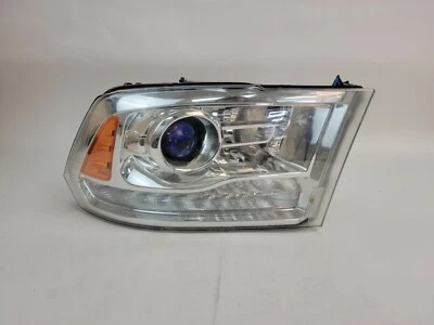 2013 2014 2015 2016 2017 2018 2019 DODEGE RAM 1500 RIGHT/PASSENGER HEADLIGHT Foto 1 de 4