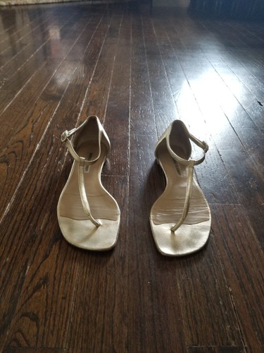 MBT sandali alla caviglia manolo blahnik in pelle oro pallido