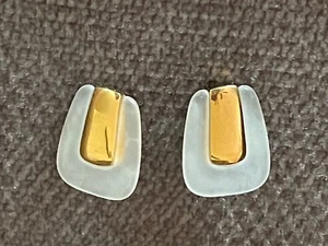 Vintage AVON CLIP-ON EARRINGS FROSTY WHITE FRAME WITH GOLD TONE - Picture 1 of 6