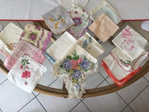 17 VINTAGE LADIES FLORAL HANDKERCHIEFS, LOT OF 17 - Picture 1 of 7