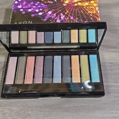 Discontinued "Luxe Clutch Eyeshadow Palette"- 10 Colors - by AVON  - NEW In Box - Image 1 of 4