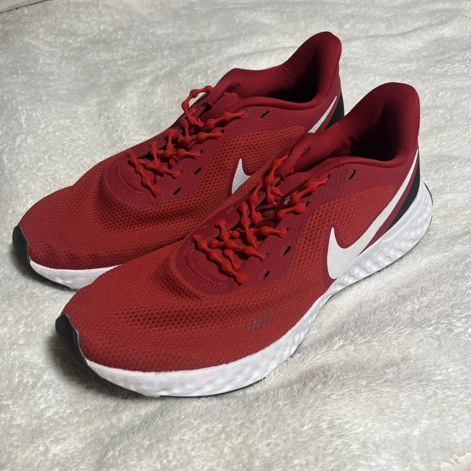 NEW NIKE Revolution 5 running shoes in a "Gym Red" - Image 1 of 4