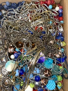 1+ Lb Junk Jewelry Lot - Vintage- Mod Wear, Parts, Repair - Picture 1 of 6