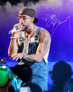 FRAMED BAD BUNNY SIGNED AUTOGRAPHED SIGNED REPRINT 8X10  PHOTO  FREE SHIPPING  - Picture 1 of 2
