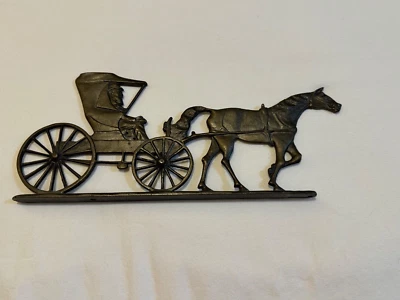 Escultura vintage de aluminio fundido para caballo y buzón de correo Foto 1 de 4