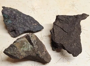 Mineral de cobre - con cobre - cobre en basalto para exhibición de joyas de cableado lapidario - Imagen 1 de 4