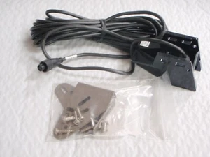 Furuno Transductor 20W-3PWB 200 KHz Plástico Cuña Popa Montaje Nuevo en Caja - Imagen 1 de 2