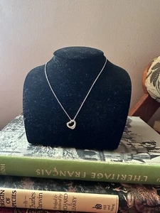 Tiffany & Co Sterlingsilber Elsa Peretti Halskette mit offenem Herzanhänger - Bild 1 von 10