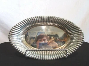 Plato para servir ovalado borde festoneado plateado 10" L x 6,5" W - Imagen 1 de 4