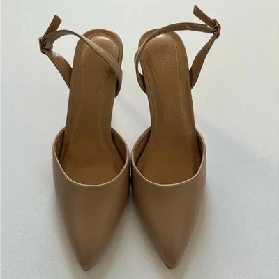 Tacones Cynthia Rowley tostados con tira trasera de 3" talla 8 Foto 1 de 4