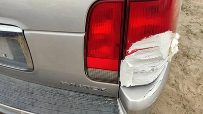 Lincoln Aviator 2003-2005 pasajero luz trasera interior derecha OEM lámpara de freno trasera Foto 1 de 4