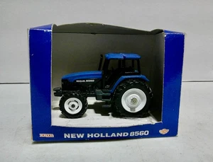 1/43 Ertl New Holland 8560 tractor with the box. - Picture 1 of 10