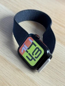 2023 Apple Watch SE Smartwatch GPS 40mm Aluminium Case Midnight Sport Loop - Zdjęcie 1 z 4