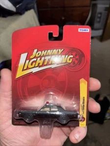 1977 DODGE MONACO POLICE CAR 2011 JOHNNY LIGHTNING FOREVER 64 1:64 - Picture 1 of 4