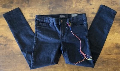 Pantalones de mezclilla ajustados Lucky Brand Girls 8 Zoe cómodos elásticos lavado oscuro tiro bajo Foto 1 de 4