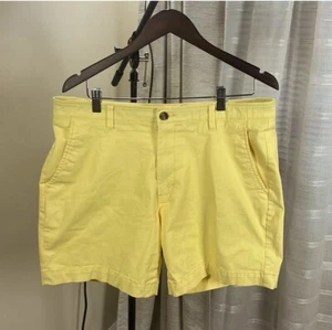 Crown & Ivy Mens Shorts Size 36 Yellow Motion Flex SKU #212 - Picture 1 of 8