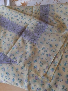 Sarah Coventry scarf Delicate, Floral Light Yellow And Purple. Square 71x71 Cm - Picture 1 of 2