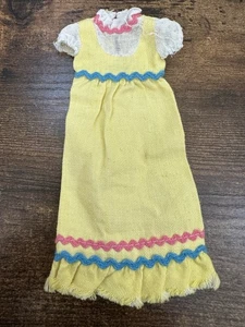 Vintage Mattel Barbie SKIPPER #8610 Yellow Maxi Dress (1973) Fast Free Shipping - Picture 1 of 4