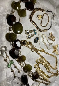 Paquete de joyas vintage y de moda lote mixto de tesoros de venta inmobiliaria - Imagen 1 de 10