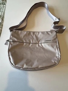 Samsonite Ladies Expandable Cross Body Bag With Self Coloured Adjustable Strap - Picture 1 of 7