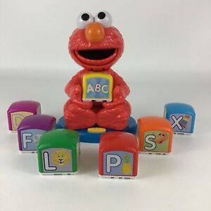 Sesame Street Elmo Find & Learn Alphabet Blocks Educational ABC Toy 2010 Hasbro
