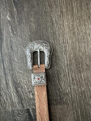 Cinturón mujer NOCONA cuero marrón bordado con pedrería roja #N3418048 talla 30 Foto 1 de 4