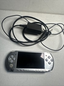 (Rare 2007) Sony PSP Silver 3001 Handheld Console. In Excellent Condition.