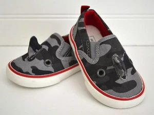 Toddler Boys GAP Sz 5 Gray Camo Print Shark Slip on Shoes Sneakers - Picture 1 of 6