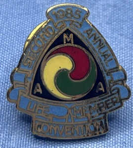 1985 AMA 2° SPILLO ANNUALE CONVENTION MEMBRO VITA - Foto 1 di 4