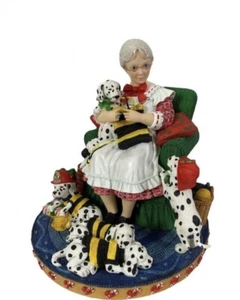 Figura de Navidad de la señora Claus Danbury como nueva señora Santa Claus con dálmatas - Imagen 1 de 5
