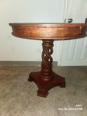 Entry table - Image 1 of 4