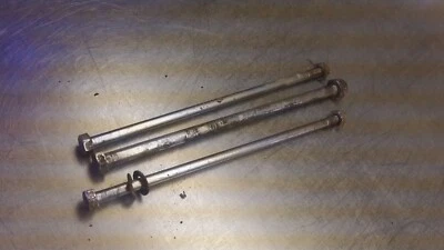 Suzuki Hustler T20 250 1966 pernos de montaje del motor gemelos 2 tiempos T3-2 Foto 1 de 4