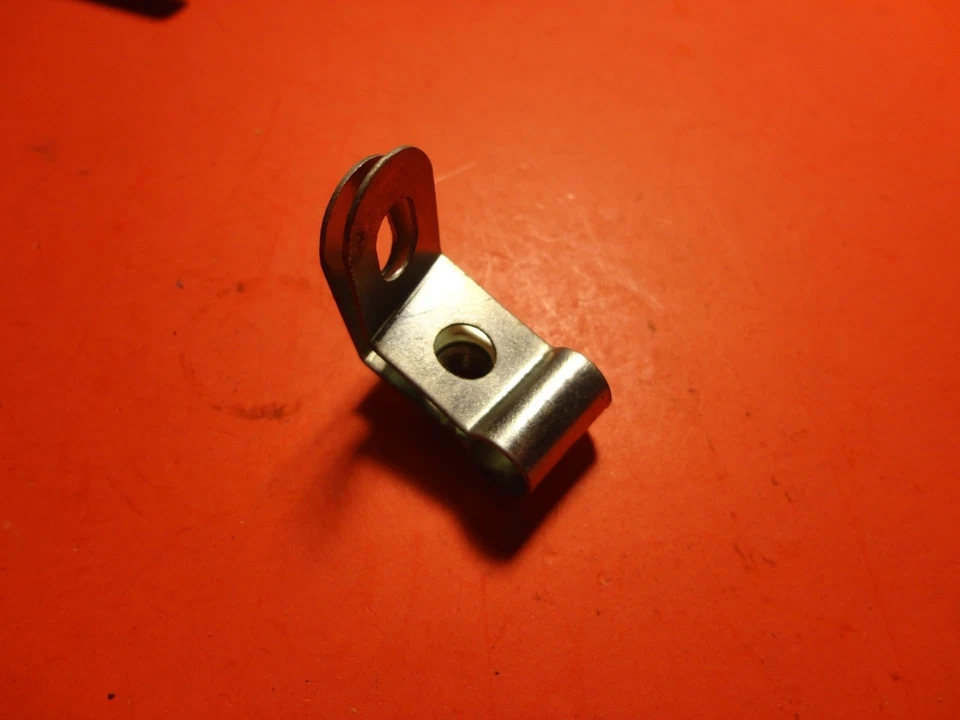 NOS NEW OEM ORIGINAL KAWASAKI 1982 AR50 AR80 COWLING STAY LEFT CLAMP 92037-1285 - Изображение 1 из 1