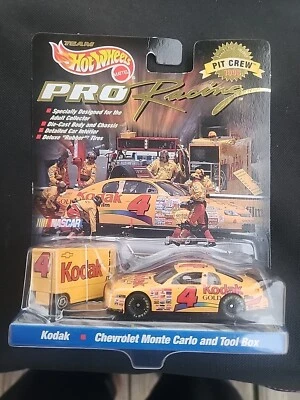 Chevy Monte Carlo 1998 Hot Wheels Pit Crew Bobby Hamilton #4 Kodak y caja de herramientas Foto 1 de 2
