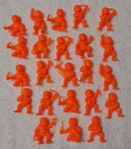 23- Vending Machine ORANGE Ninjas 1.75" Toys Figures Martial Arts Mercenary - Picture 1 of 3